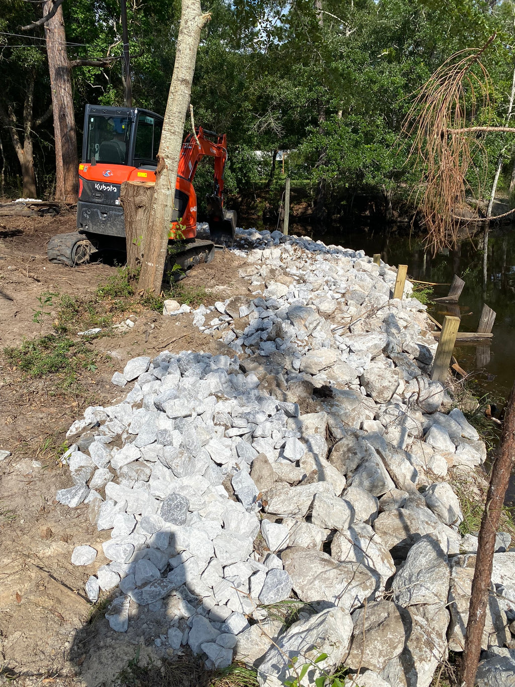 Dig Rite Limestone Block Grab Rip Rap Limestone {PER TON} – Pensacola Gravel Supply