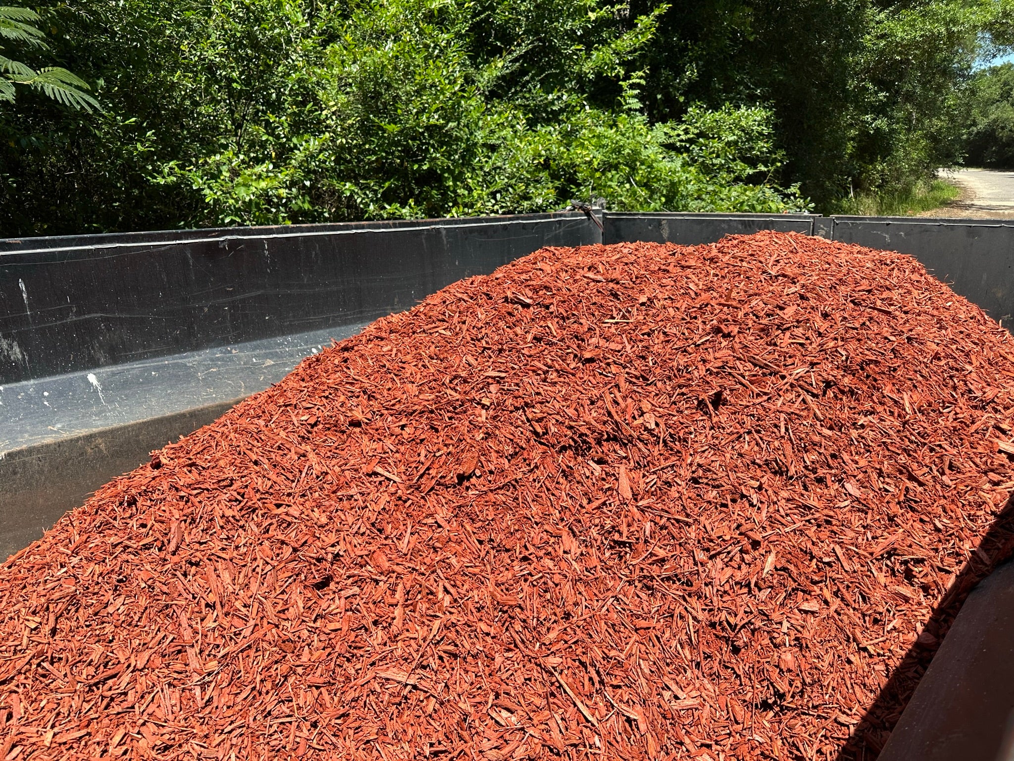 Red Mulch {PER YARD} – Pensacola Gravel Supply