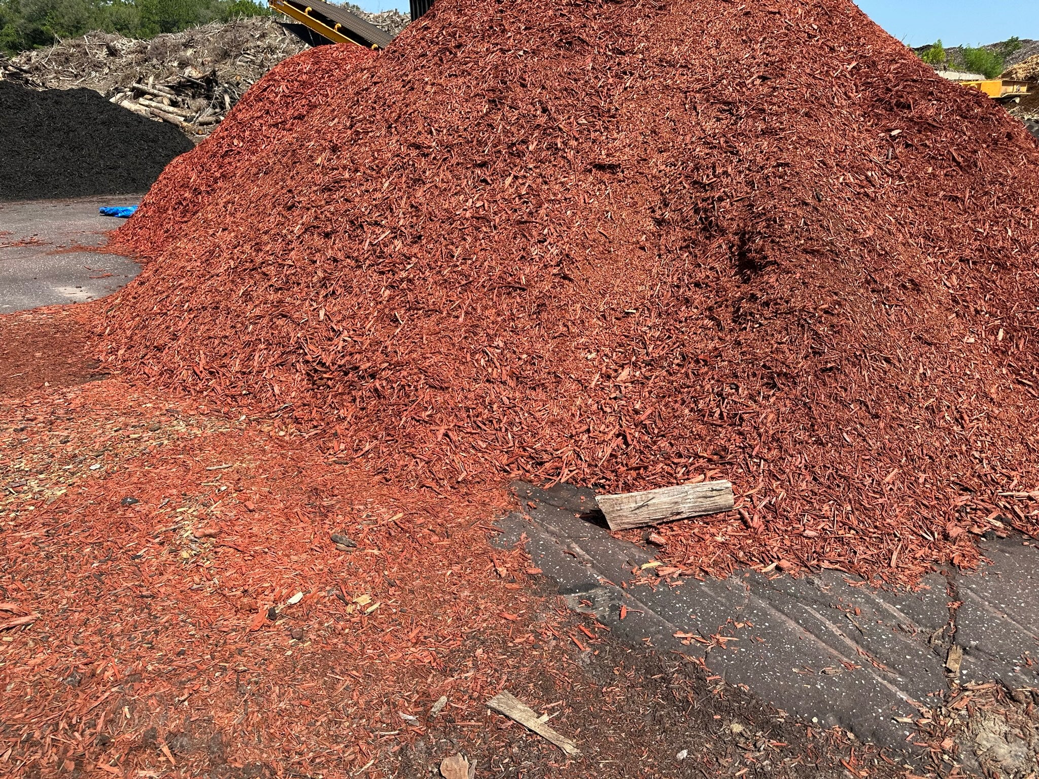 Red Mulch {1 YARD}