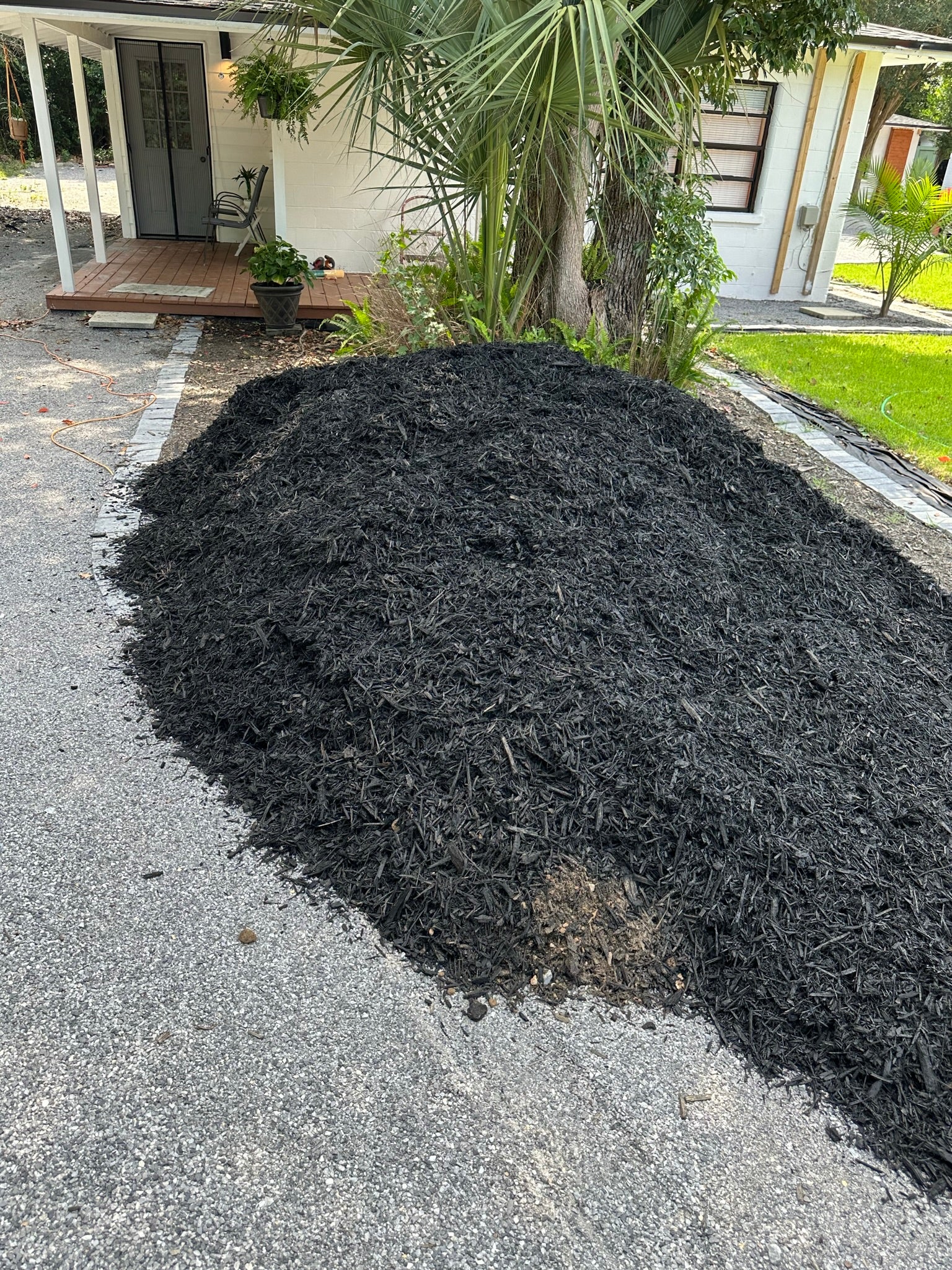 Black Mulch {1 YARD}
