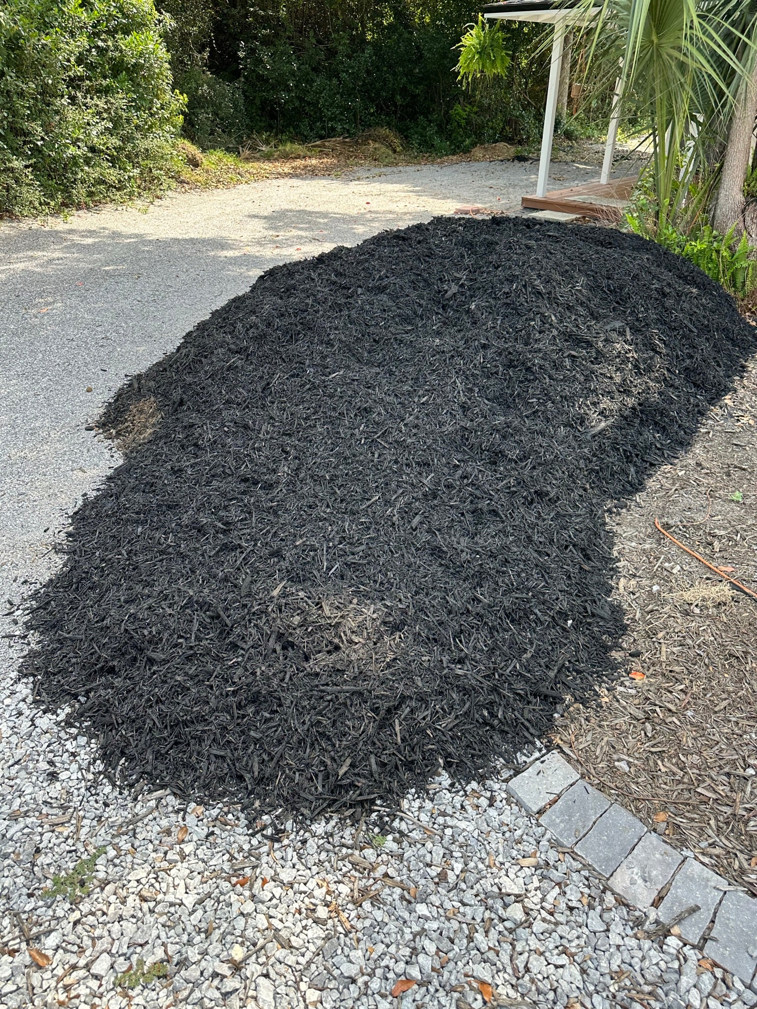 Black Mulch {1 YARD}