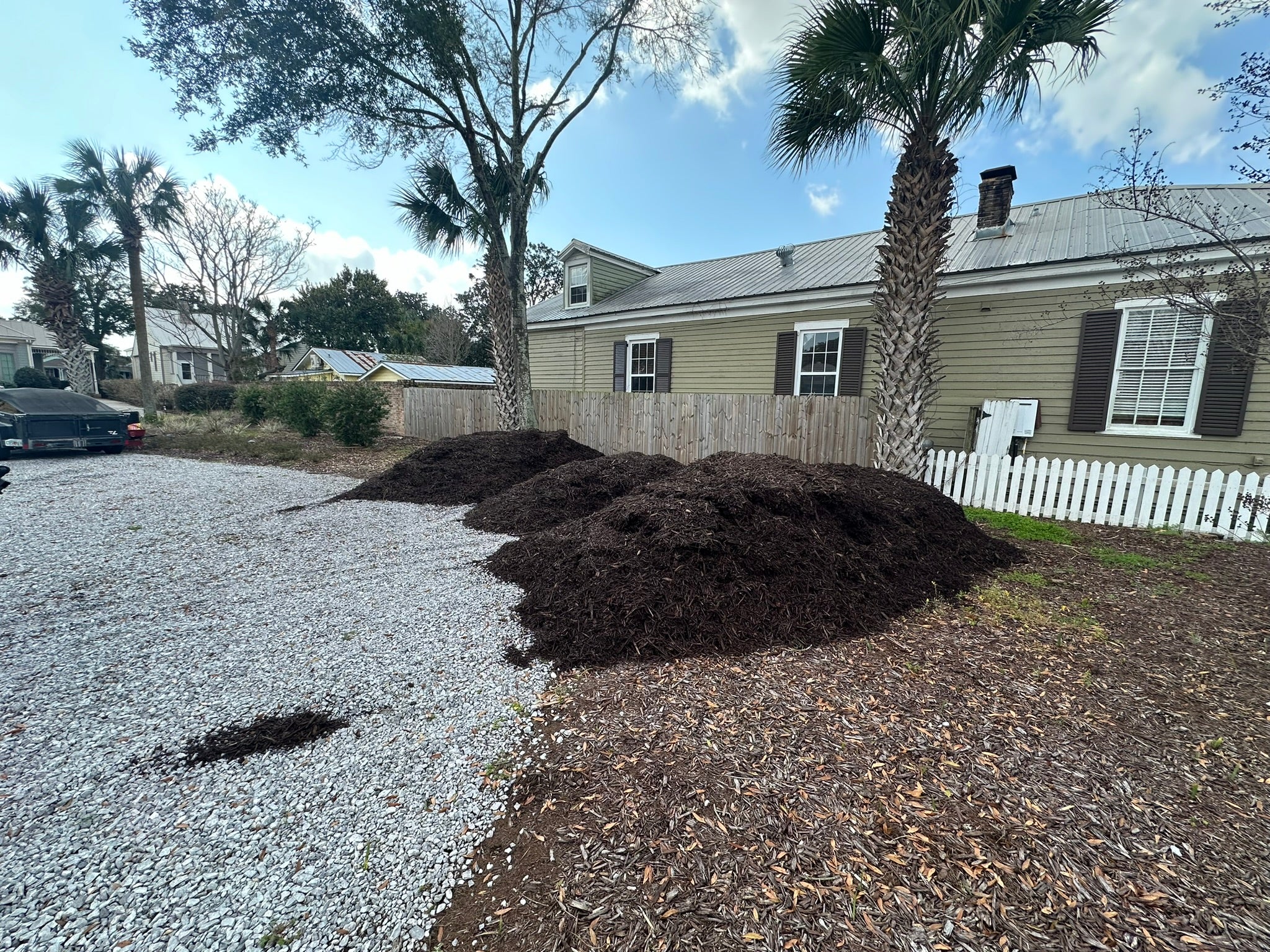Black Mulch {1 YARD}