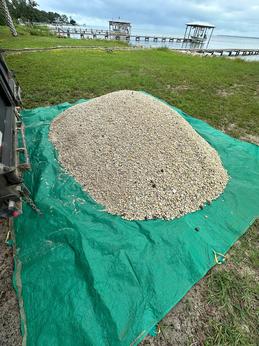 White Small River Rock {1 TON}